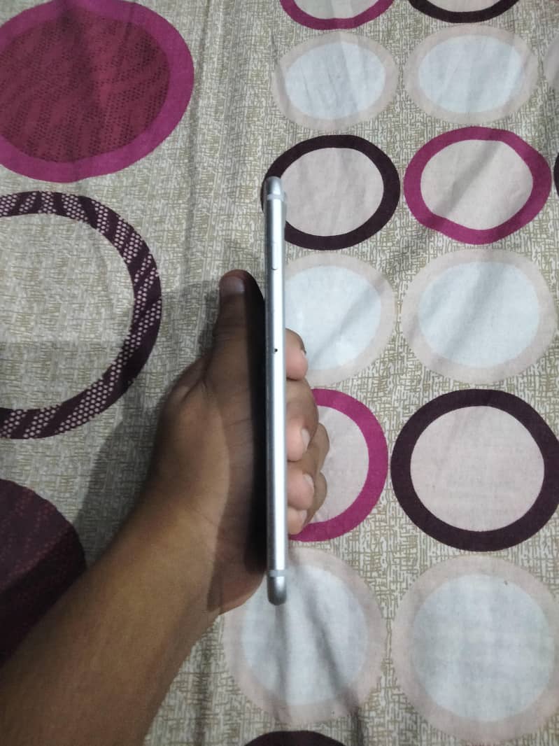 Apple iPhone 7 Plus 2