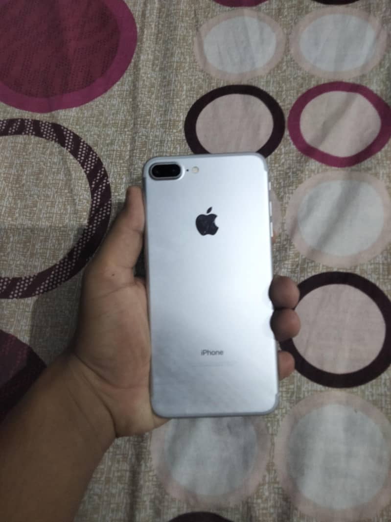 Apple iPhone 7 Plus 3