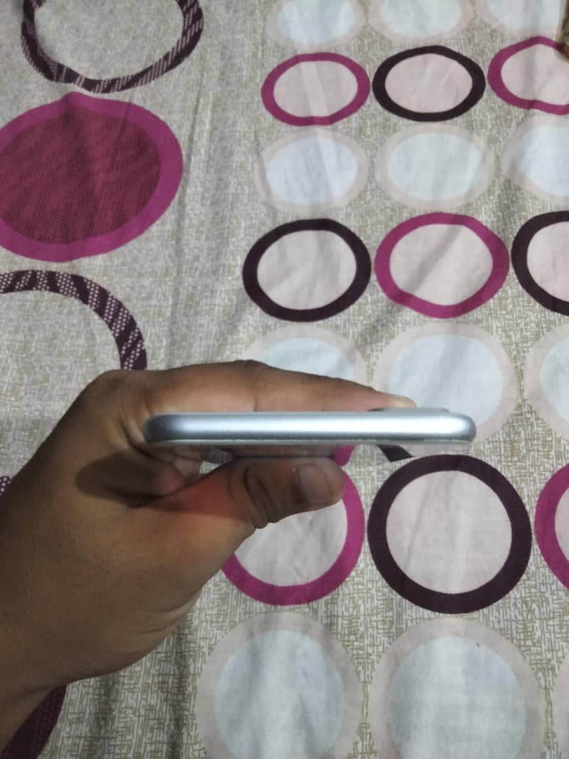 Apple iPhone 7 Plus 5