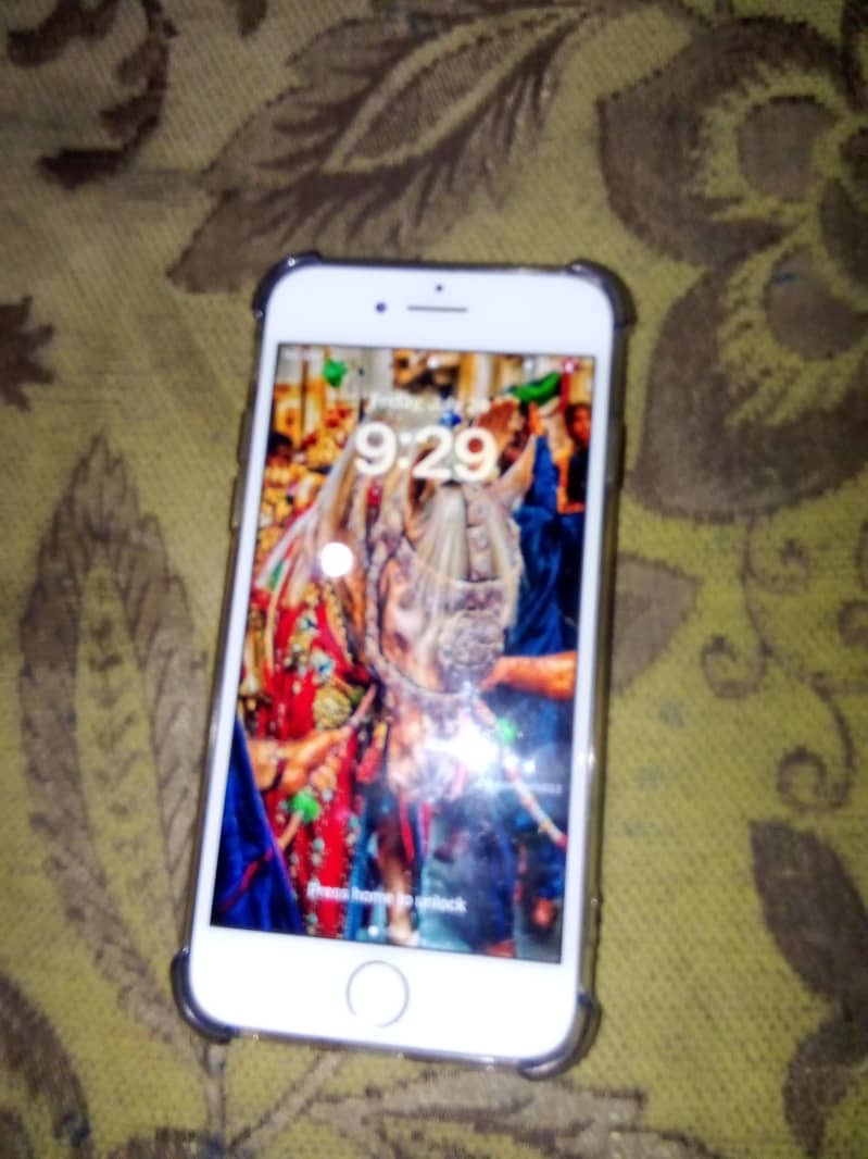 Apple iPhone 8 0