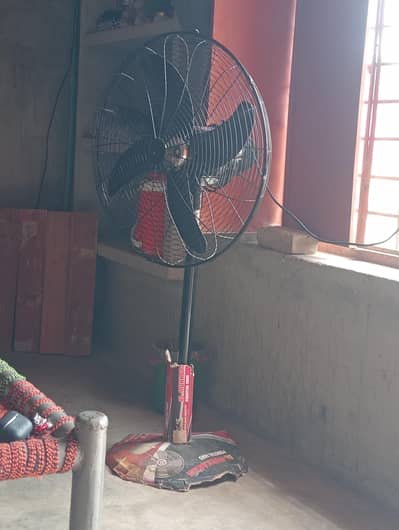 Al mukaram pedistal fan