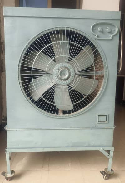 Air cooler with stand