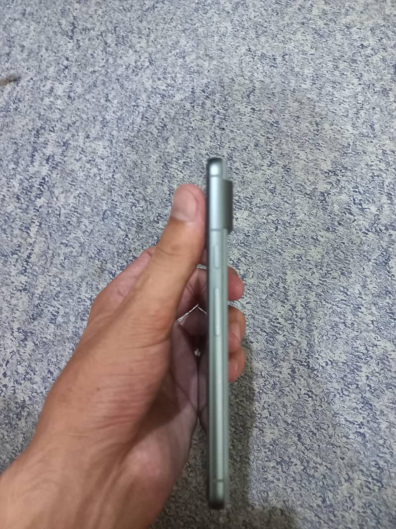 Google Pixel 8 2