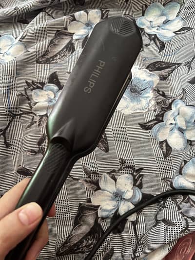 Philips hair straightener