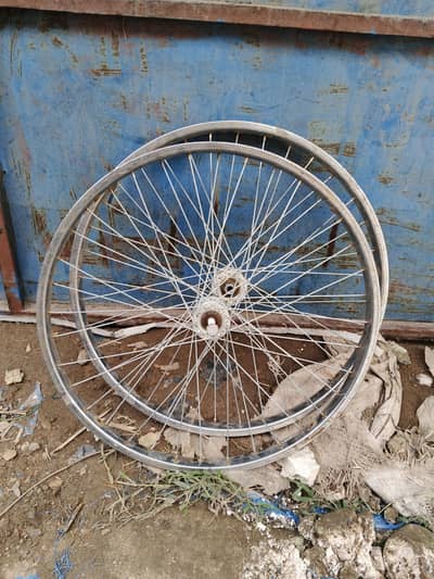 2x Metal Bicycle Rims with Spokes & Axles 26"