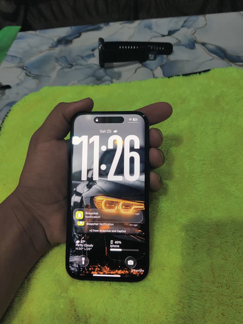 Apple iPhone 16 0