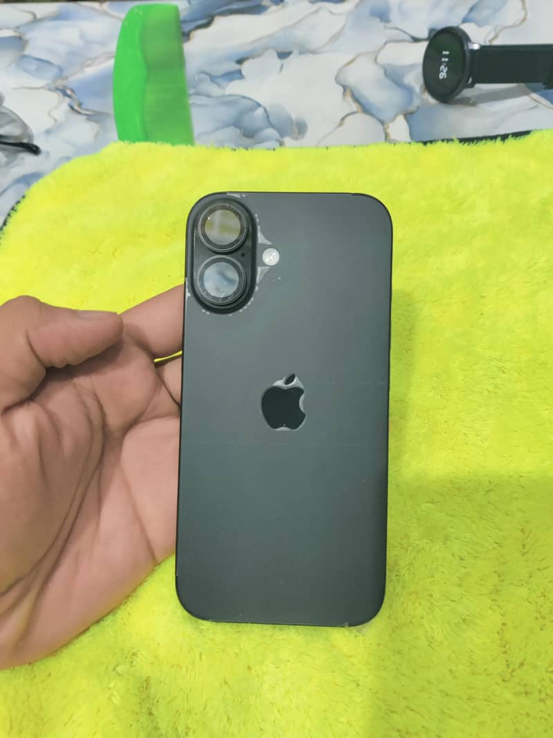 Apple iPhone 16 1