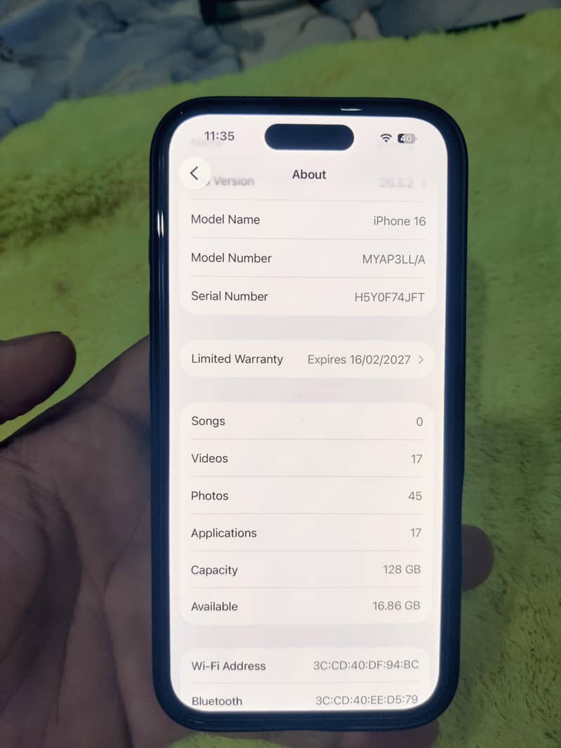 Apple iPhone 16 6