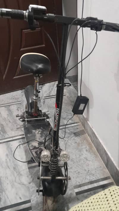 Electric Scooter with Seat & Charger – 40KM Range