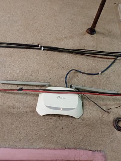 TP-Link WiFi router Bilkul ok ha or running condition 03028302735