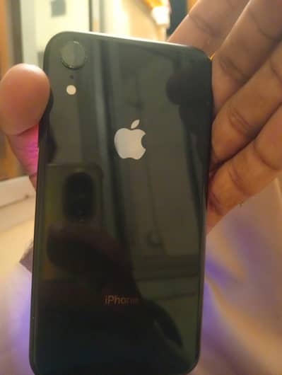 03719318696Apple iPhone XR 64 gb battery health 85 all okay water pack