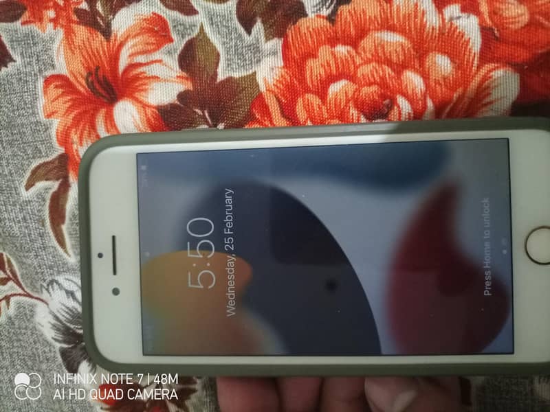 Apple iPhone 7 4