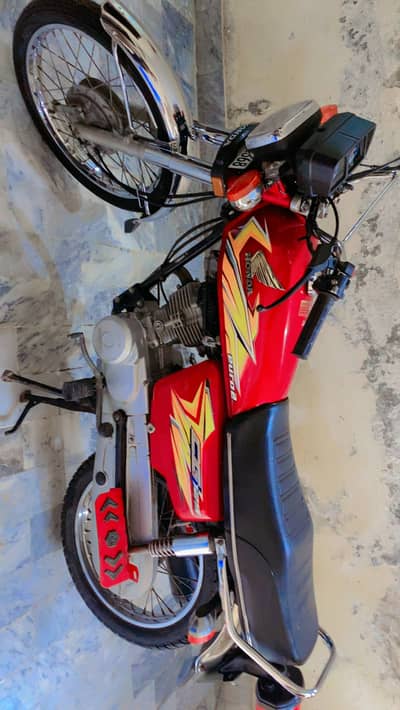 HONDA 125 10/10 condition