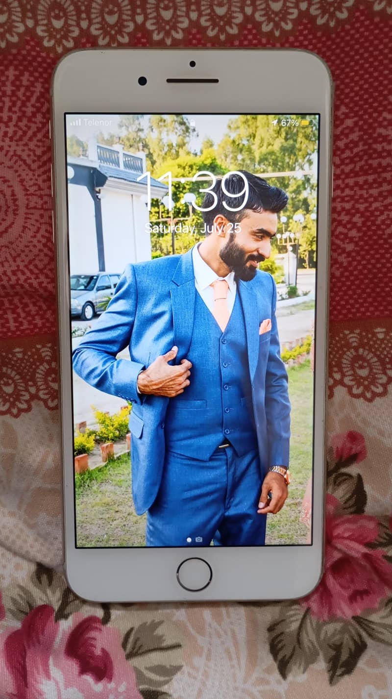 Apple iPhone 7 Plus 0