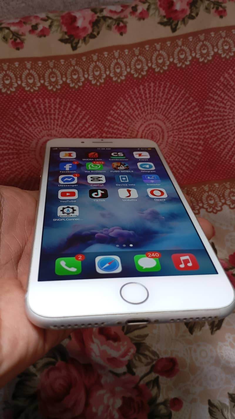 Apple iPhone 7 Plus 5