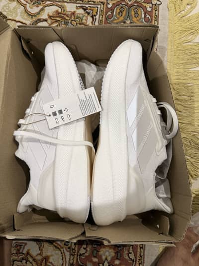 Adidas Ultra boost 5x pure white( brand new) unused