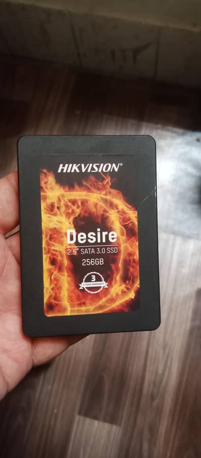 256 GB SSD