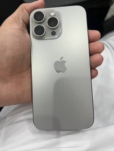 Apple iPhone 16 Pro Max