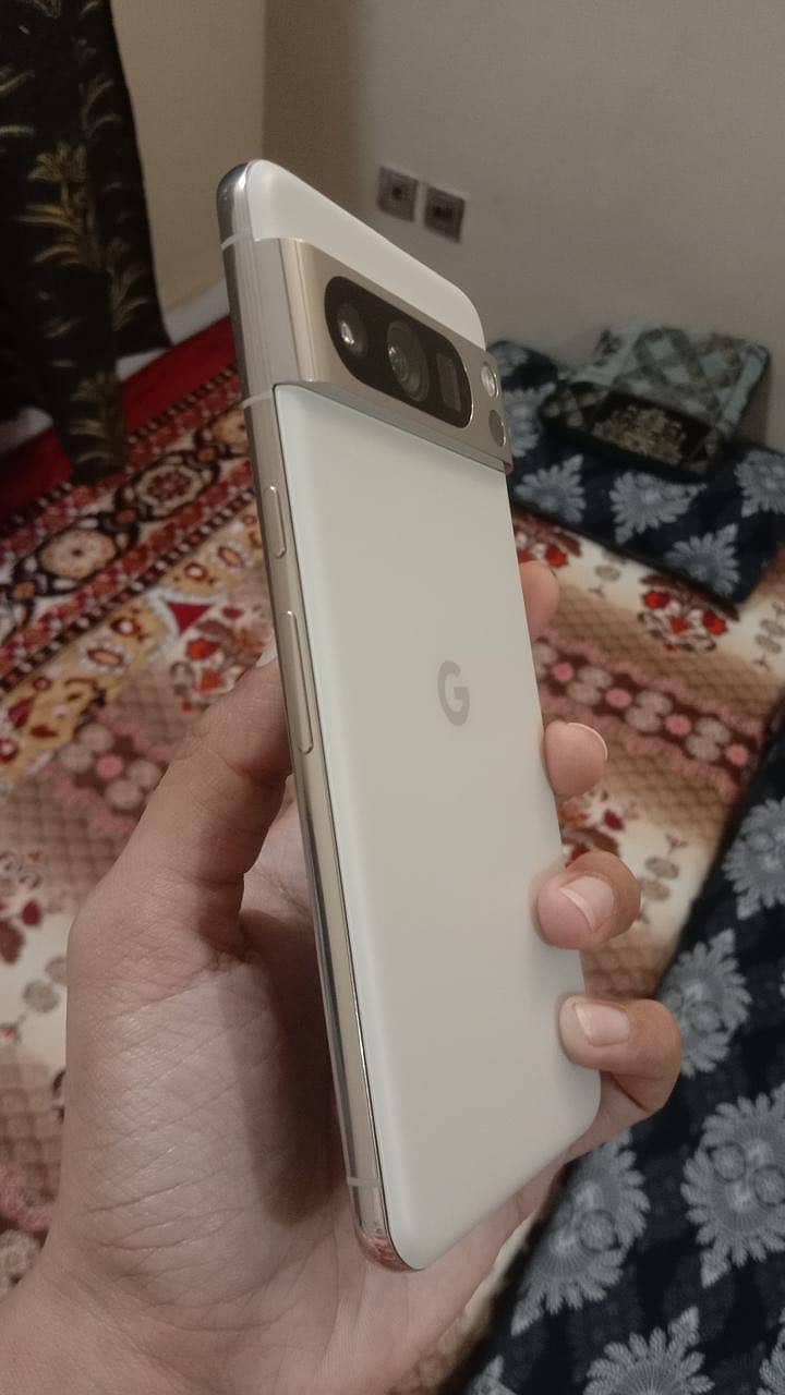 Google Pixel 8 Pro 1