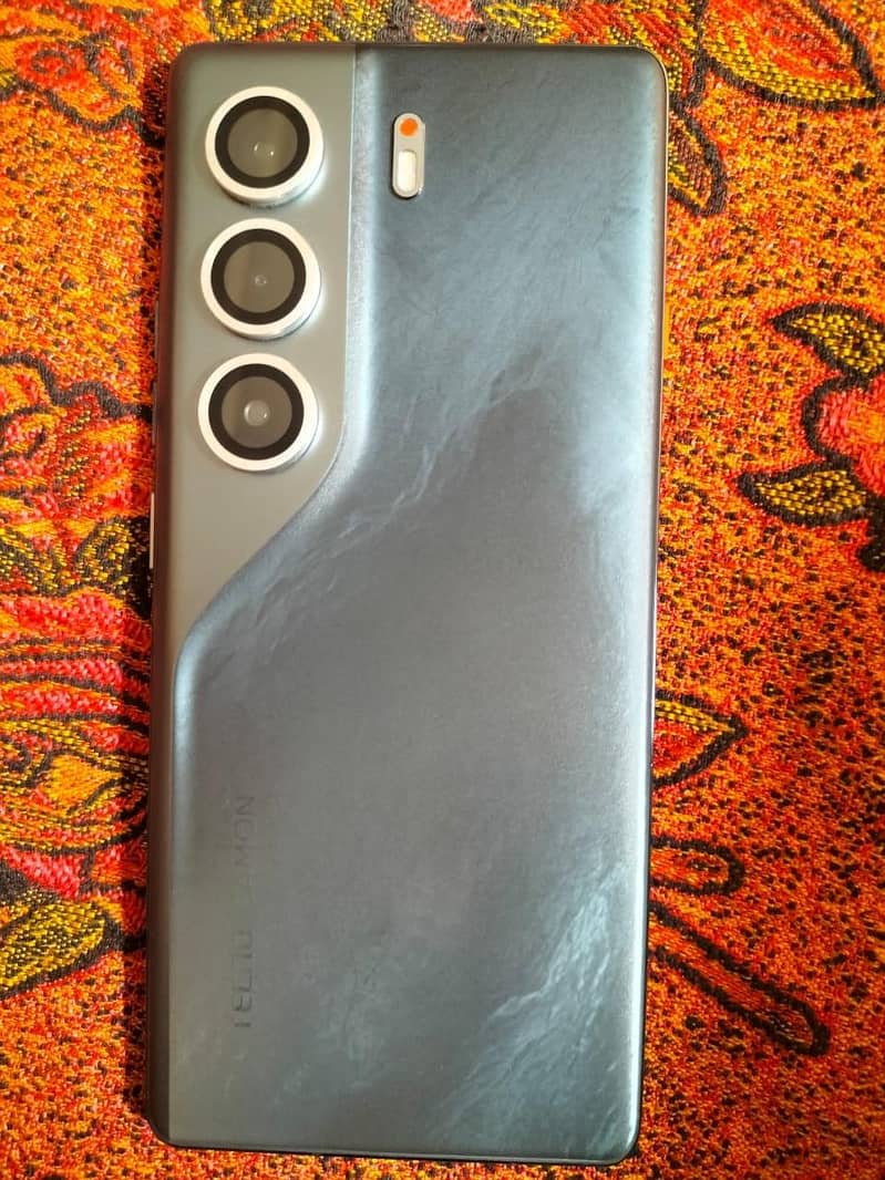 Tecno CAMON 40 Pro 6