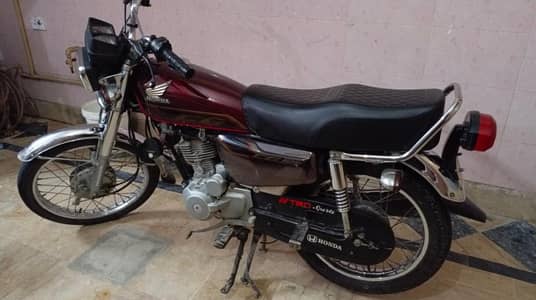 Honda CG125S neat and clean