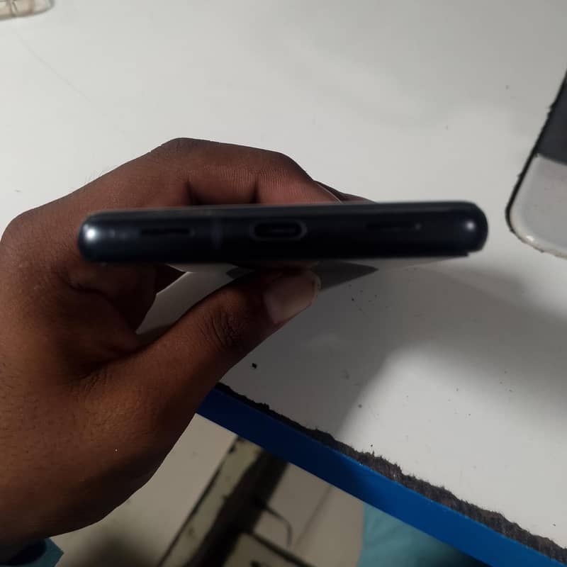 Google Pixel 7a 4