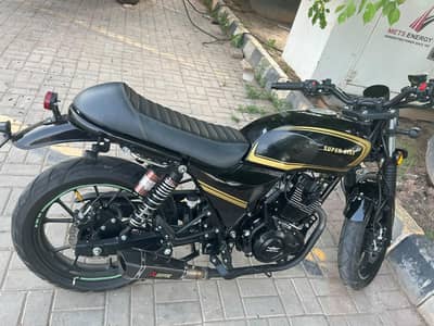 super star thander 150cc 800km slitly used brand new condition