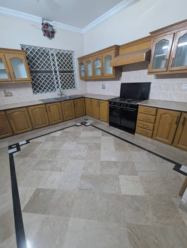 3 bed portion with separate gate 2