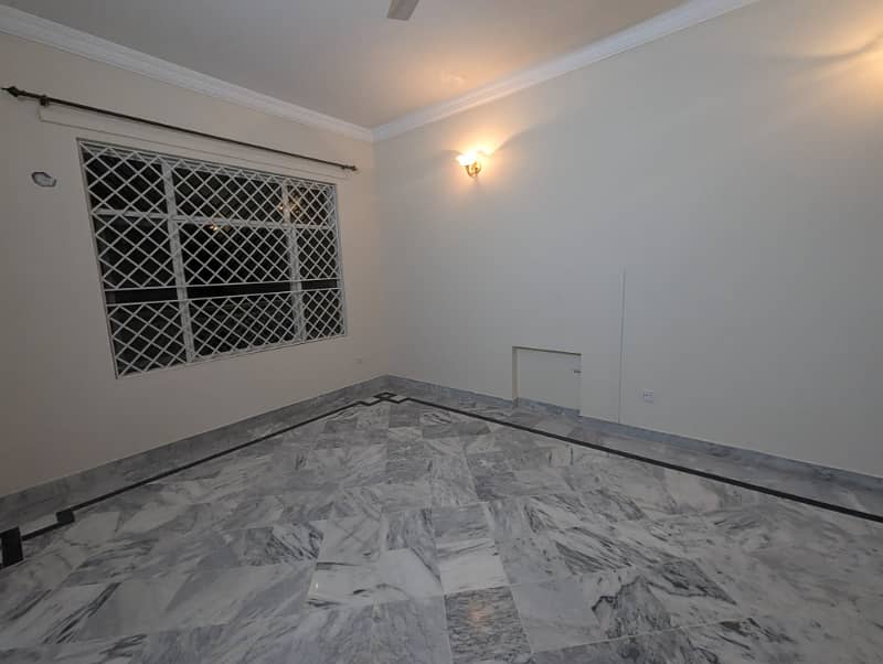 3 bed portion with separate gate 5