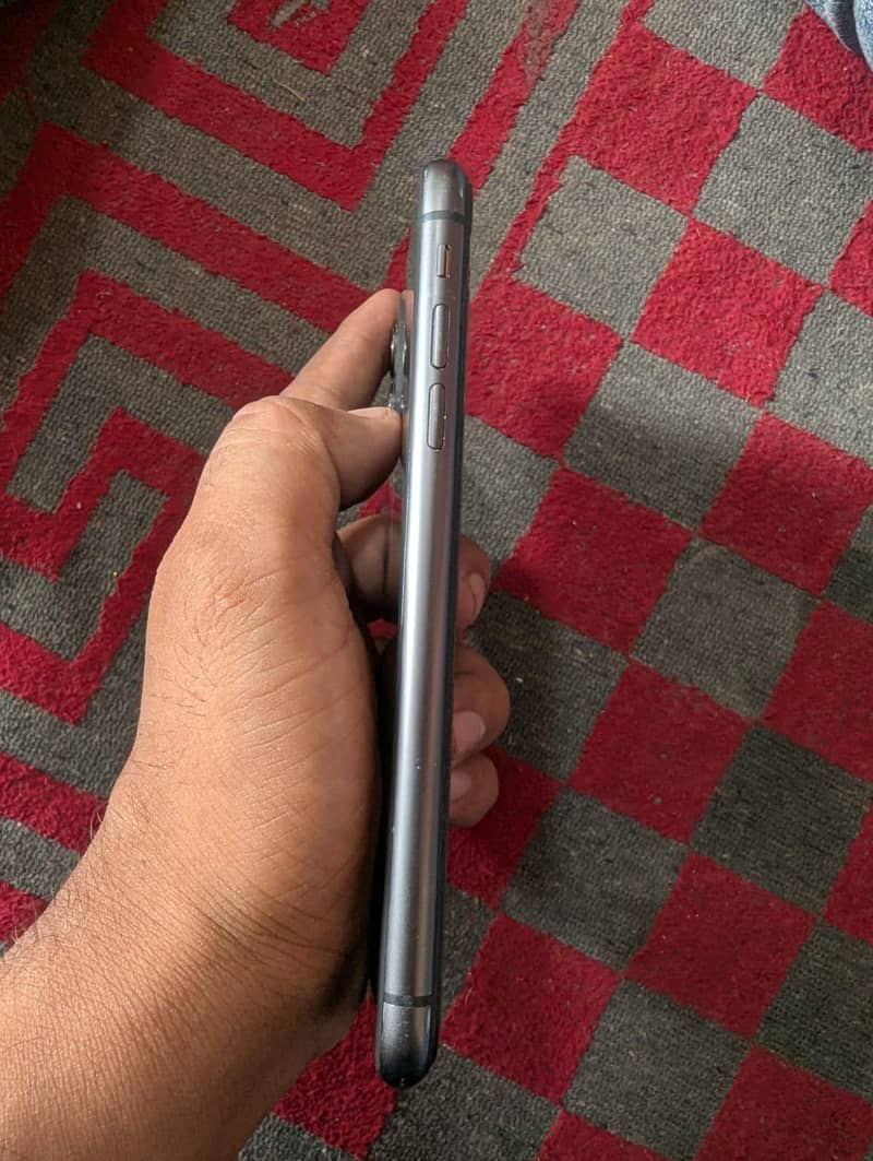 Apple iPhone 11 2
