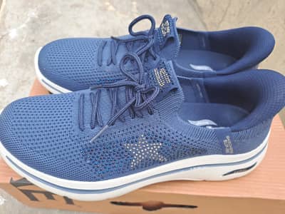 Skechers Women Size 8