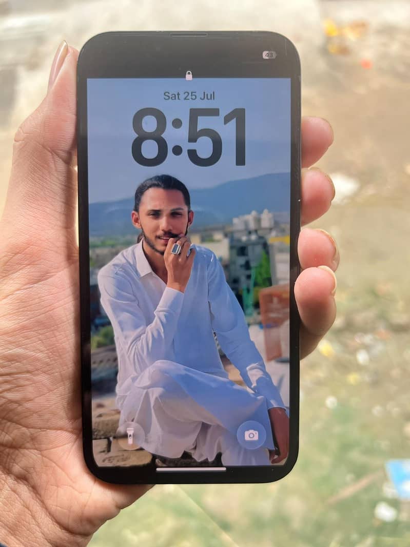 Apple iPhone 13 1