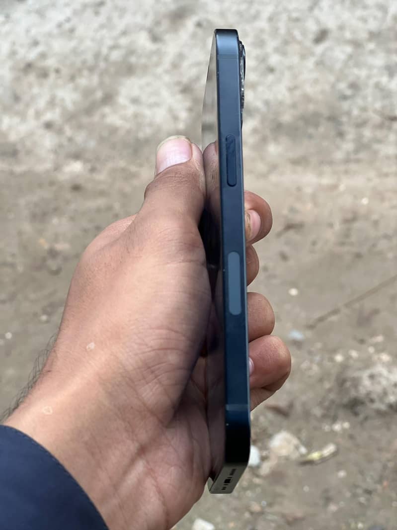 Apple iPhone 13 3
