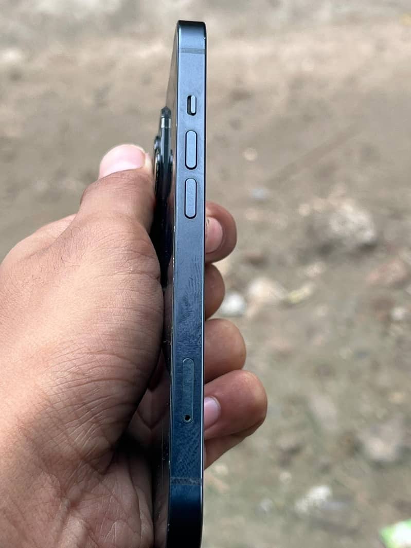 Apple iPhone 13 6