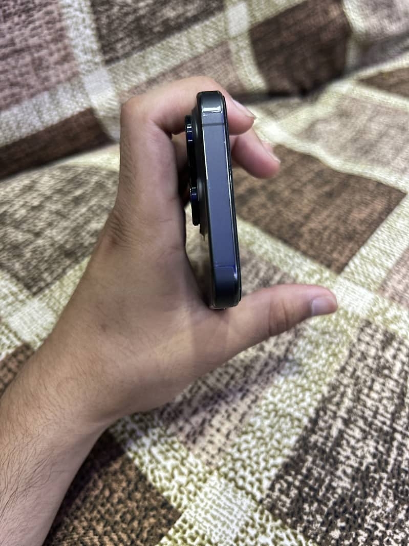 iPhone 15 pro 5
