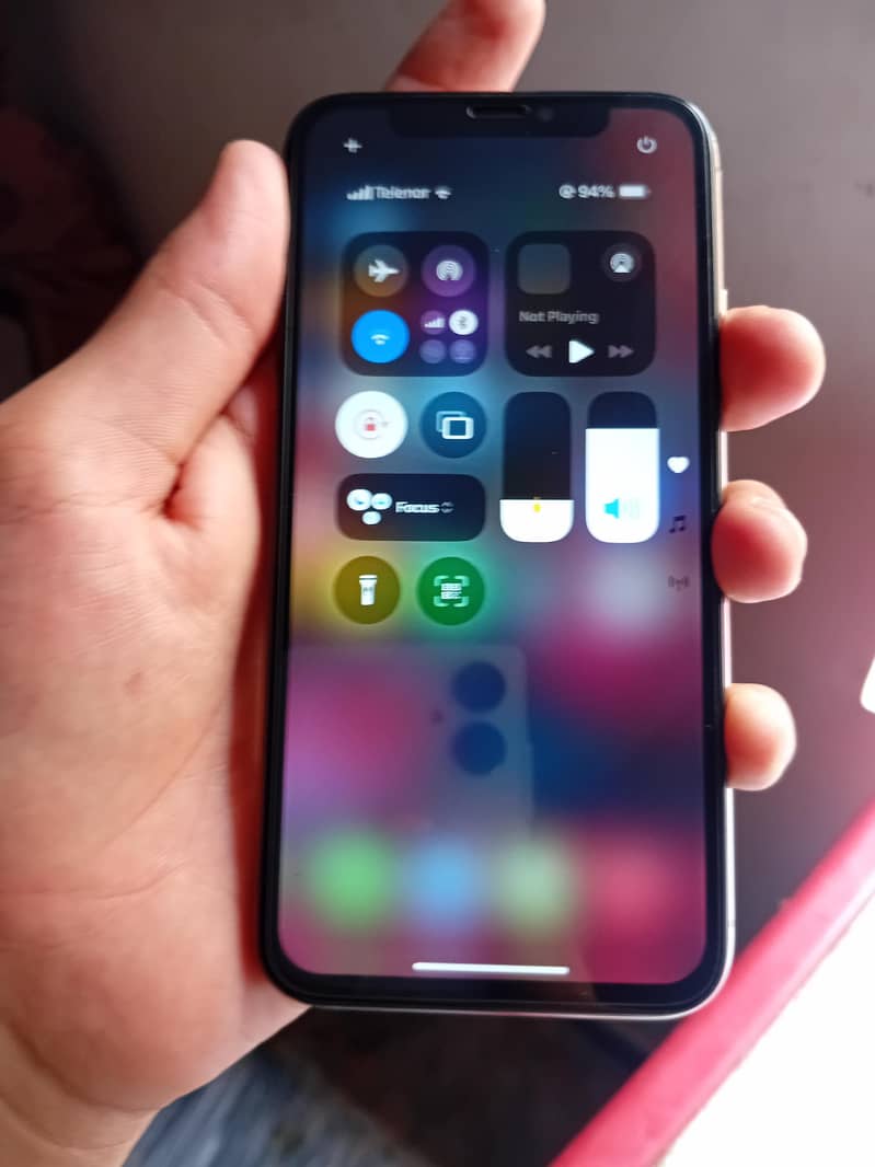 Apple iPhone XS 4