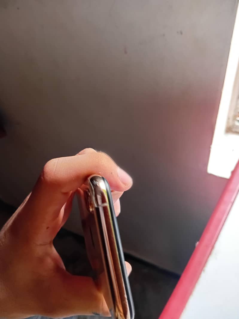 Apple iPhone XS 6