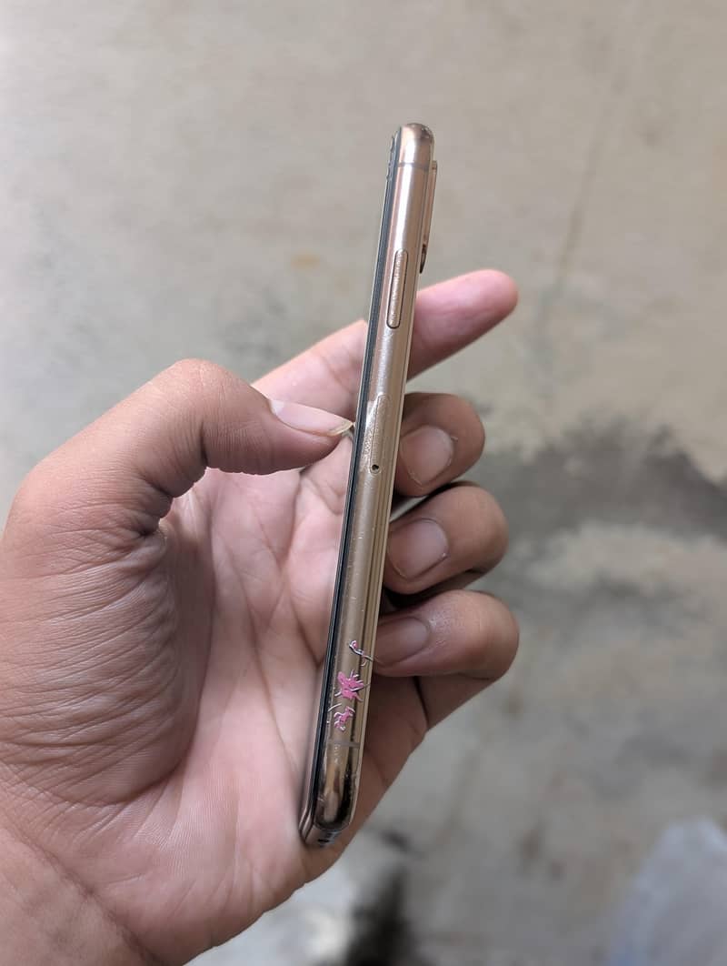 iPhone xs 3