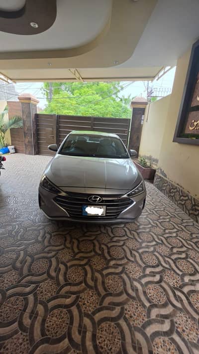 Hyundai Elantra 2022