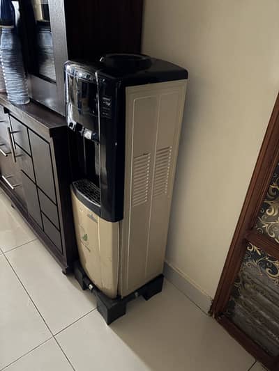 Water dispenser urgent sale read description