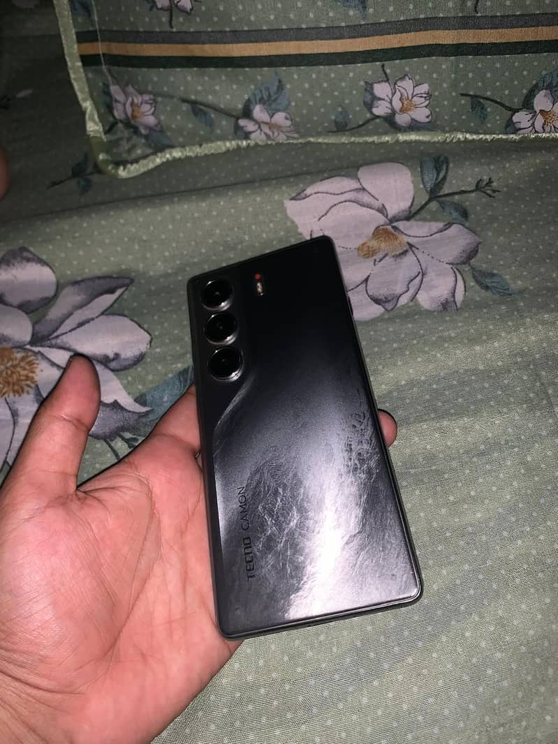 Tecno CAMON 40 0