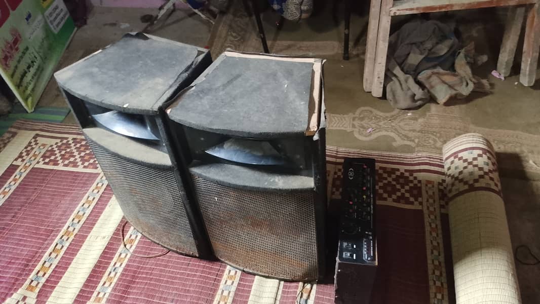 بڑے سائز کے 2 اسپیکر اور ایمپلیفائر سیٹ (4 مائیک ان پُٹ سپورٹ) - چلتی 1