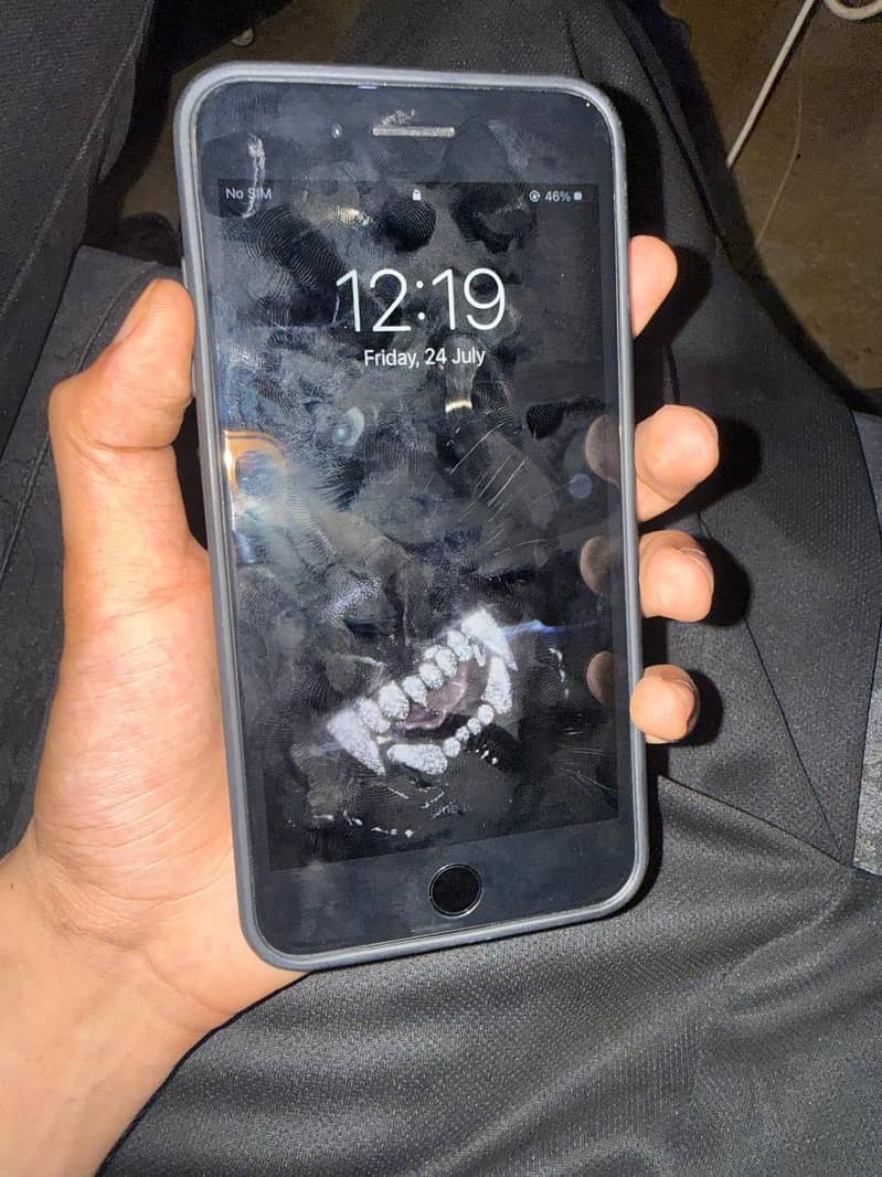 Apple iPhone 7 Plus 0