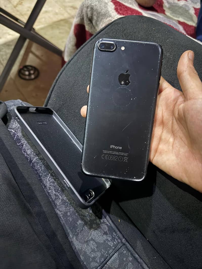 Apple iPhone 7 Plus 2