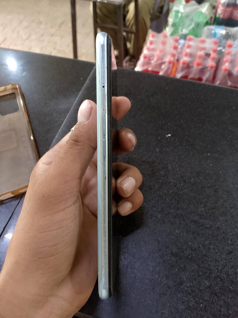 OPPO A76 3