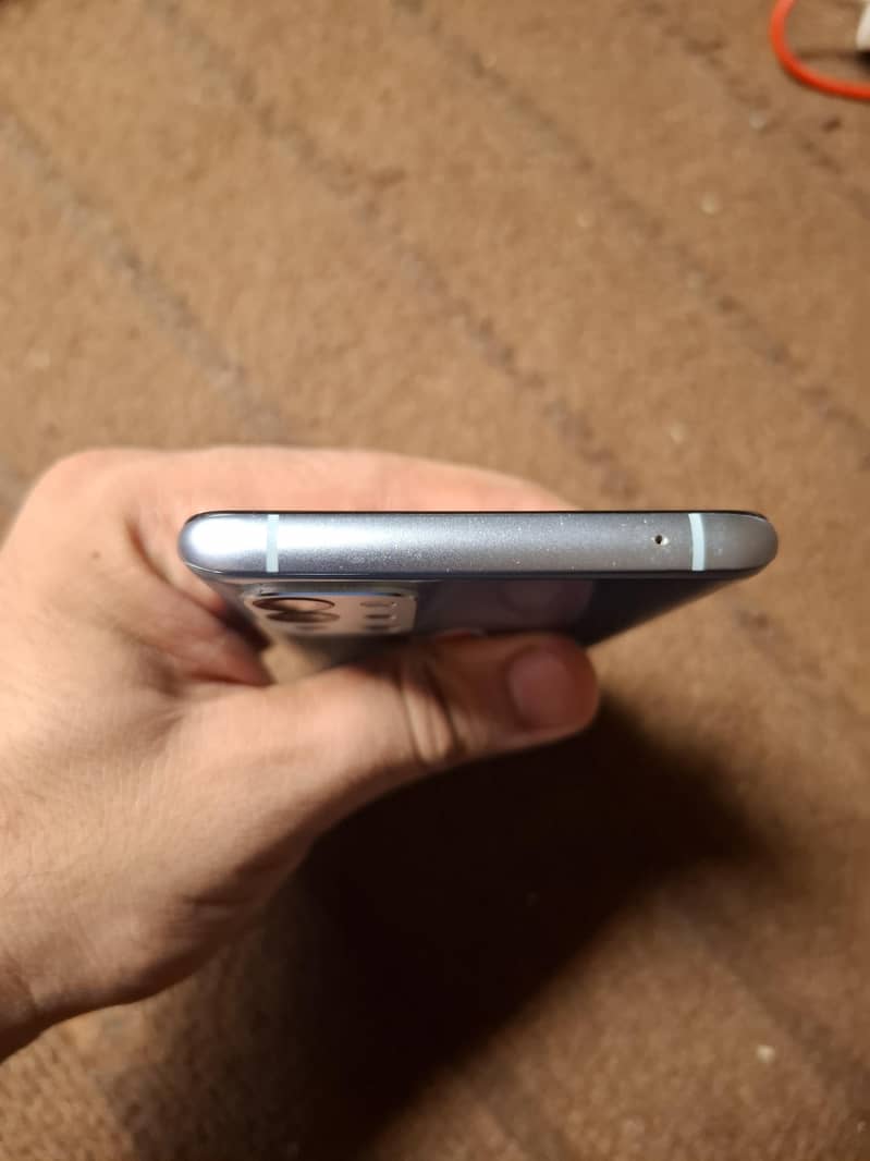 One Plus 9R 6