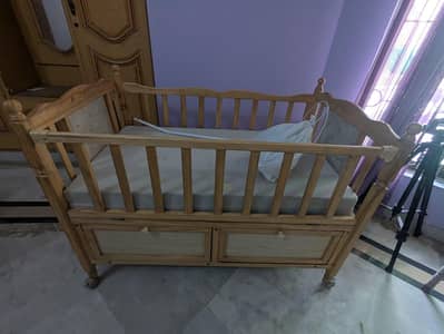 Sale of Children Bed and Swing. Imported Quality.