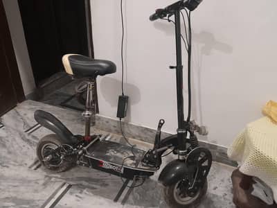 Electric scooter seat & charger -40km Range