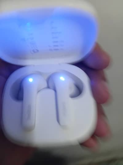 Belkin MUC010 Earbuds Brand new Condition