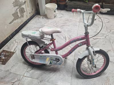 girls cycle